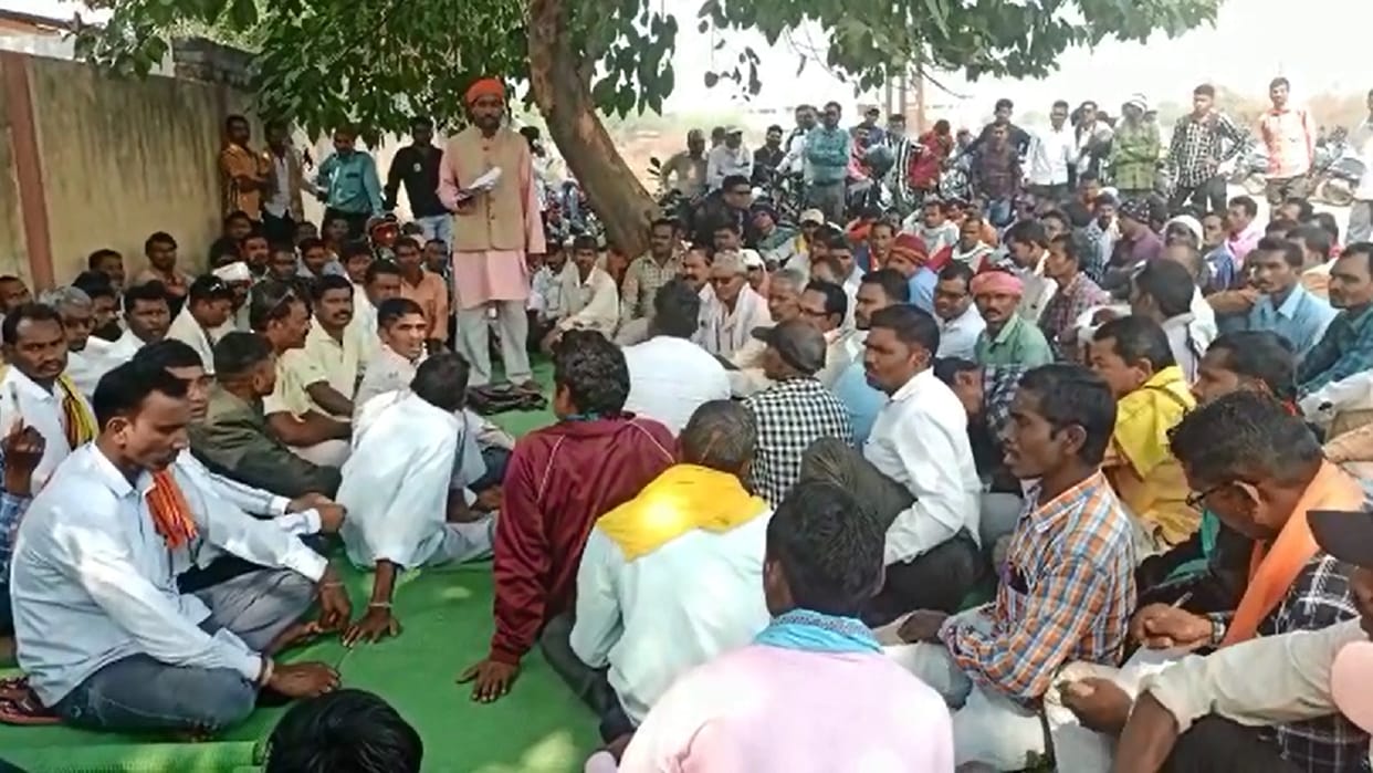 uproar of parents due to disorder in eklavya school in rajnandgaon
