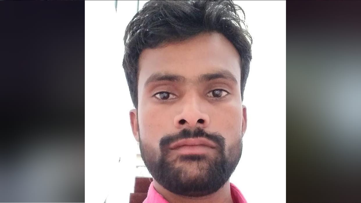 Gorakhpur news Dead body found hanging head of Tikaria village