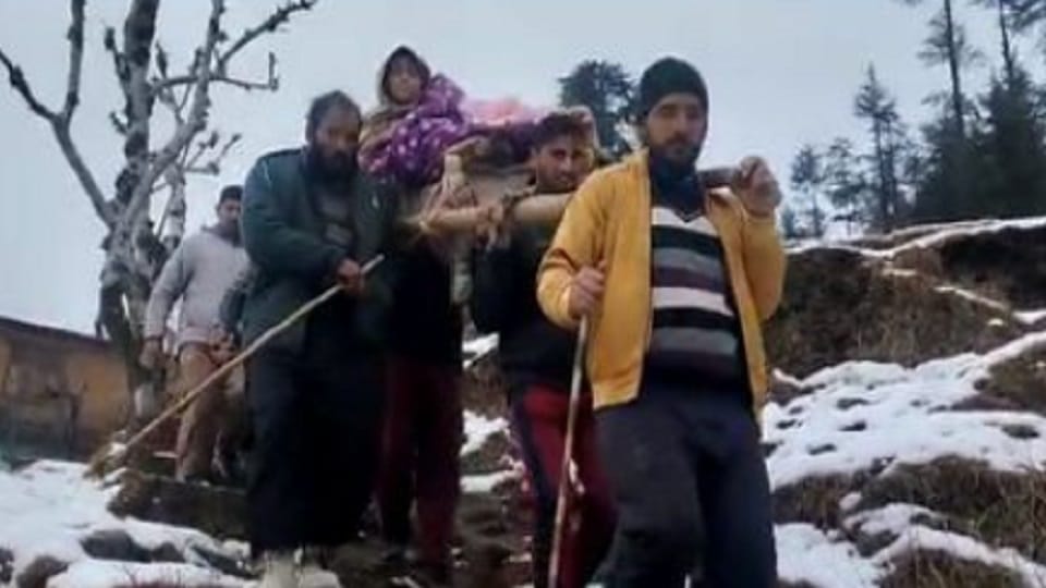 Pregnant woman was taken hospital dolly, walked three km snow Doda
