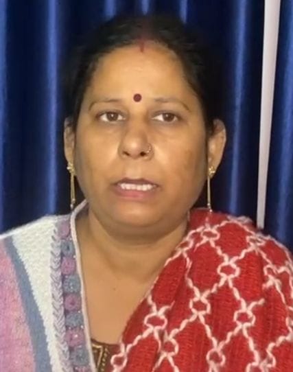 Bank cashier's wife's chain robbed in broad daylight