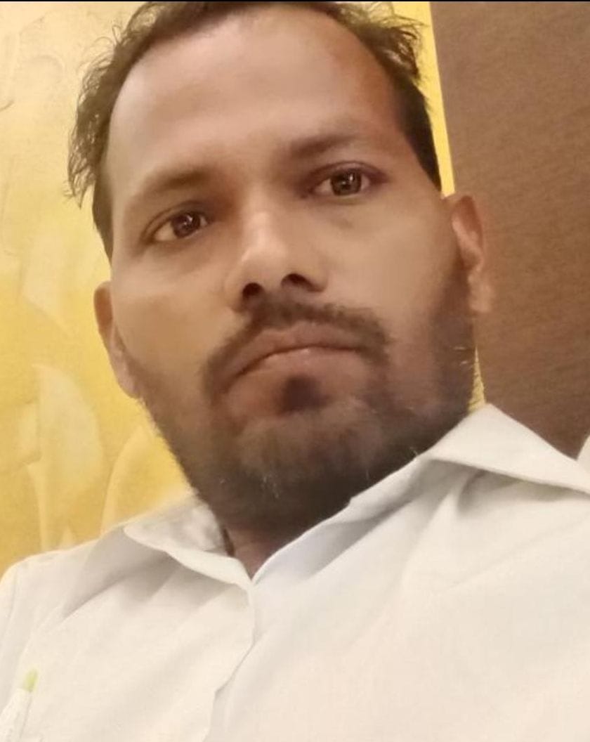 Salesman's bike rammed into sugar laden truck from behind, died