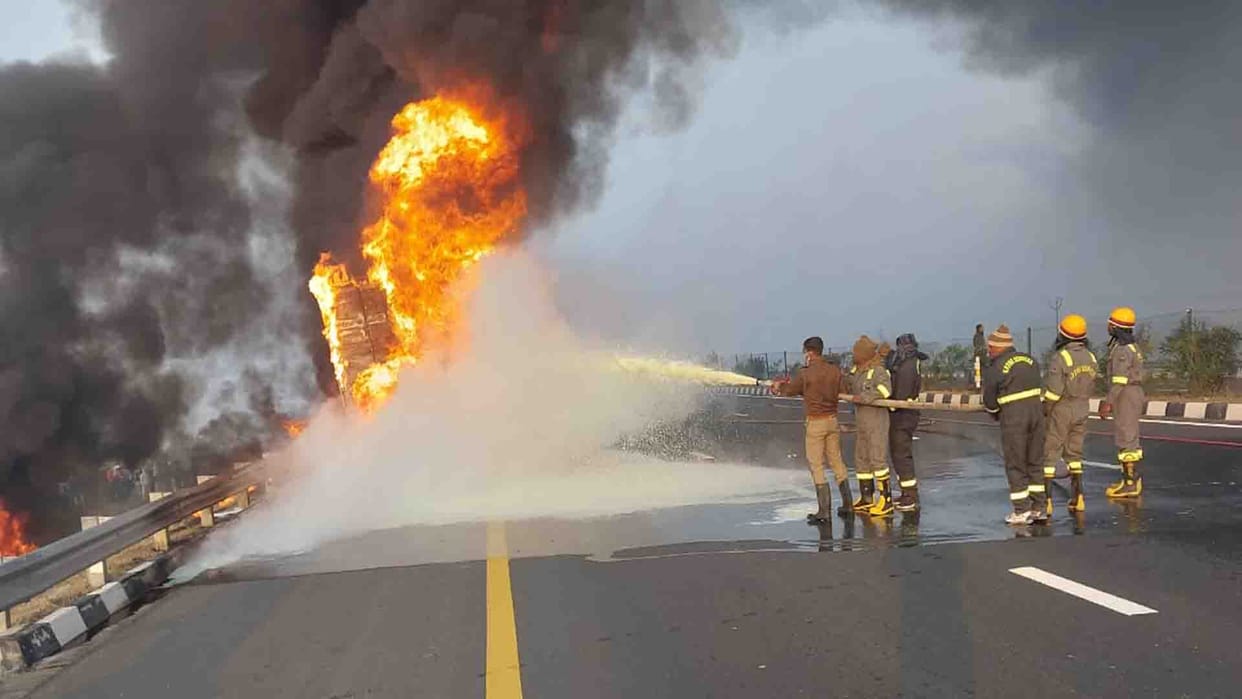Etawah: Container fire on Agra-Lucknow Expressway