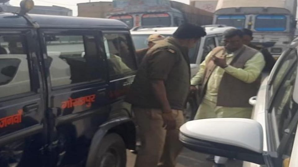 Lucknow Tractor-trolley collided with convoy Minister State for Prison