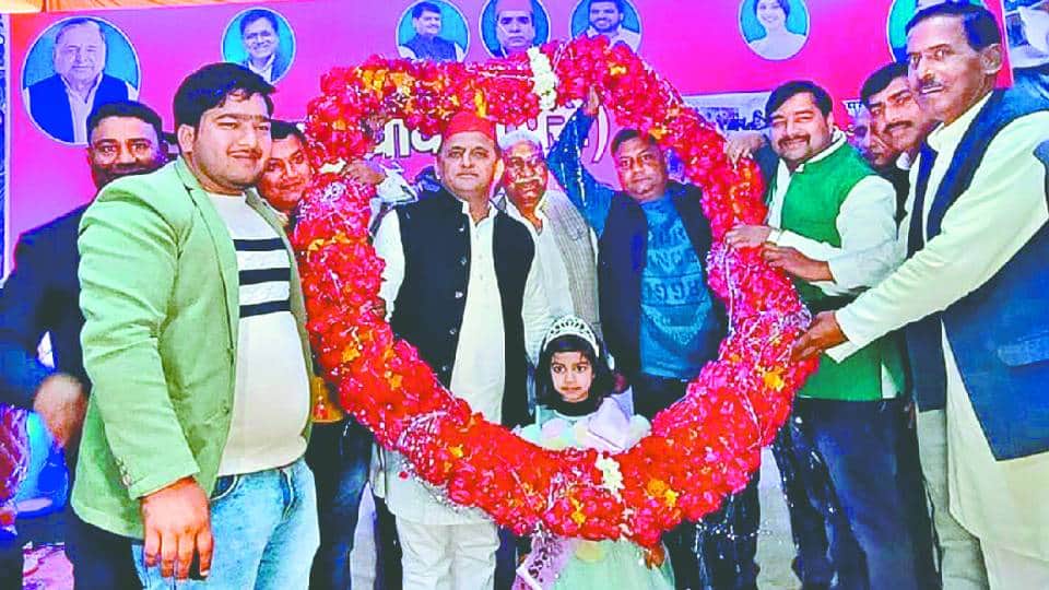 Akhilesh said on Ramcharitmanas controversy in Mainpuri he will ask cm Yogi in House he is Shudra or not