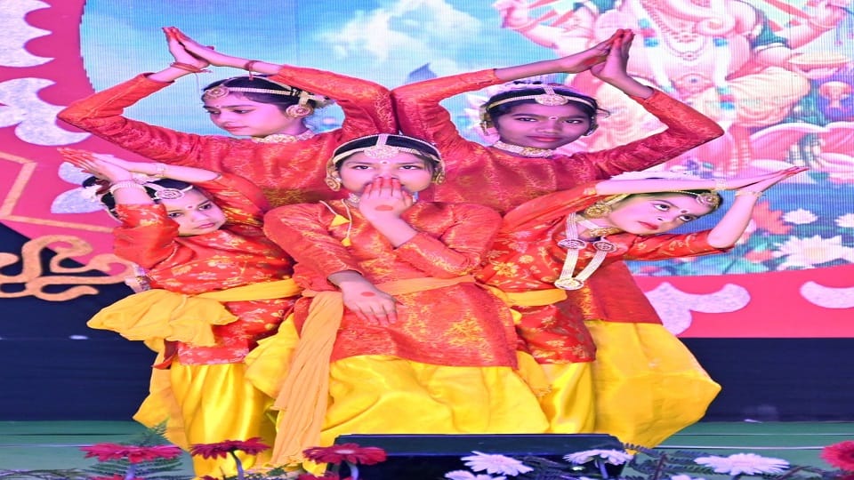 Colorful programs started in the exhibition of Aligarh
