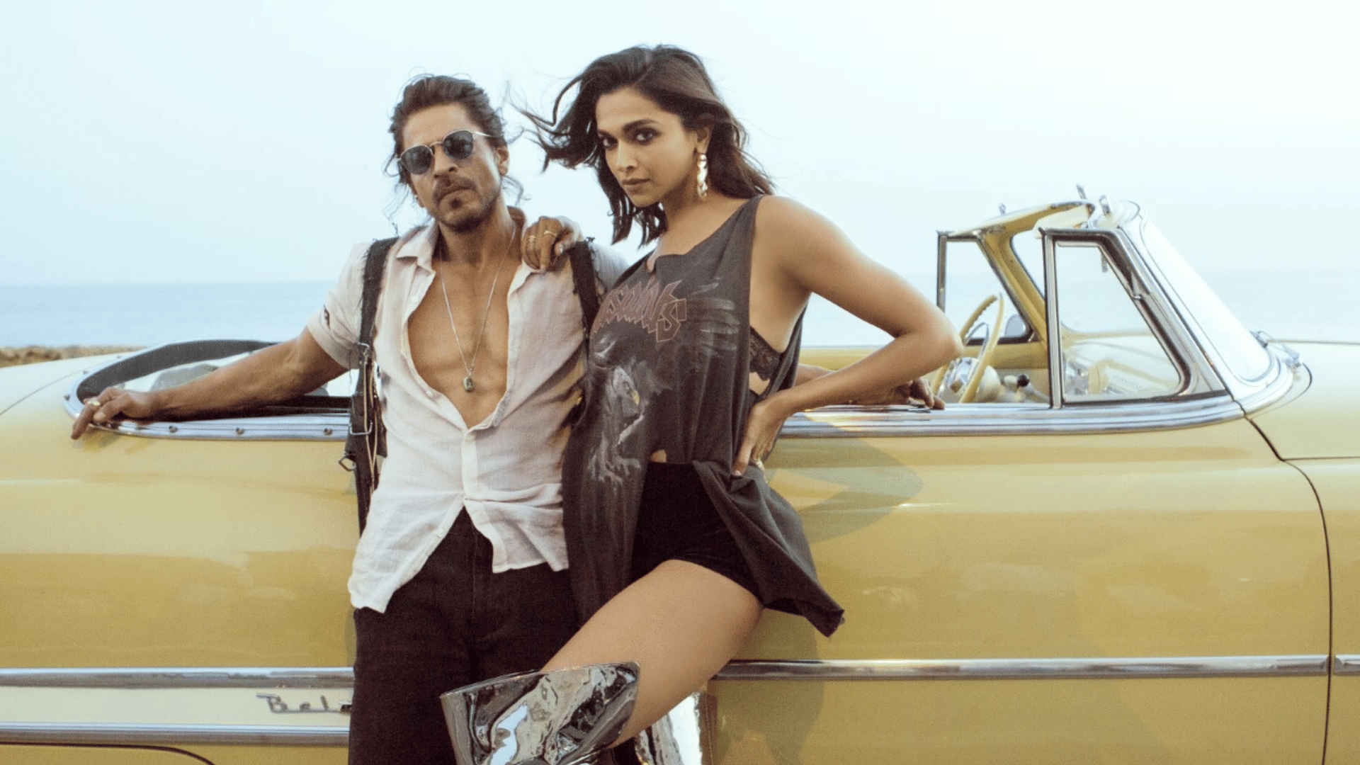 Pathaan to touch 300 cr mark on first Monday shah rukh khan deepika padukone siddharth anand to meet media