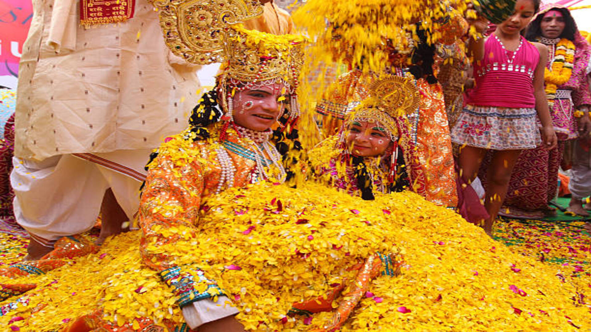 Phulera Dooj: Spectacular Destination to Celebrate Holi With Flowers on Phoolon KI Holi in Barasana