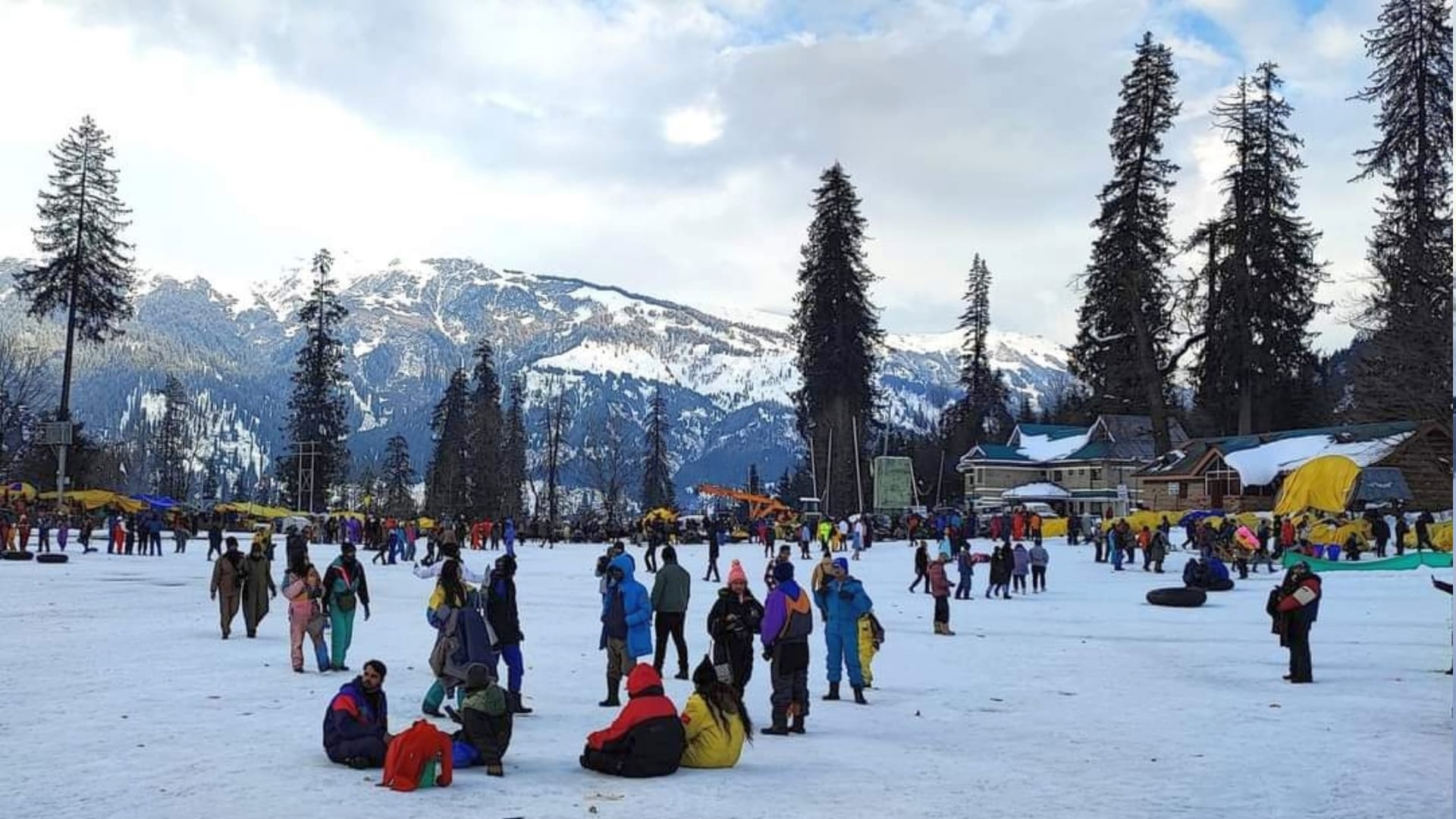 Himachal Weather update avalanche in pangi chamba snowfall in rohtang rain in shimla 164 road blocked