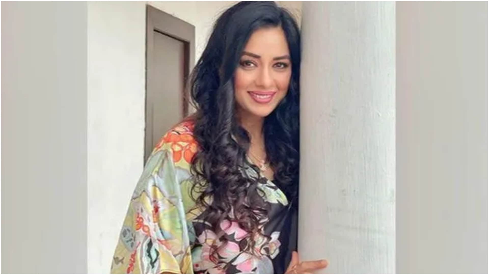 Rupali Ganguly slammed the trolls for hiding behind social media profiles and spreading hate on the platforms