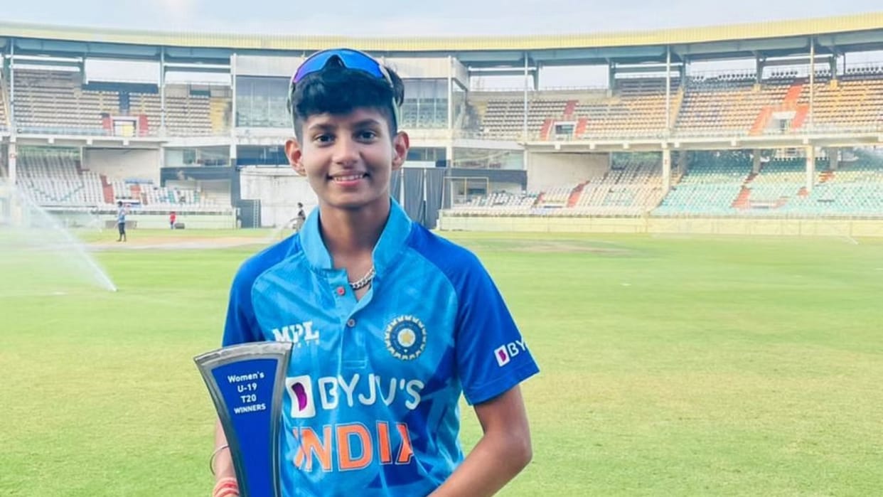 Under 19 World Cup Champion Saumya Tiwari Success Story Father mother said dream has come true Updates