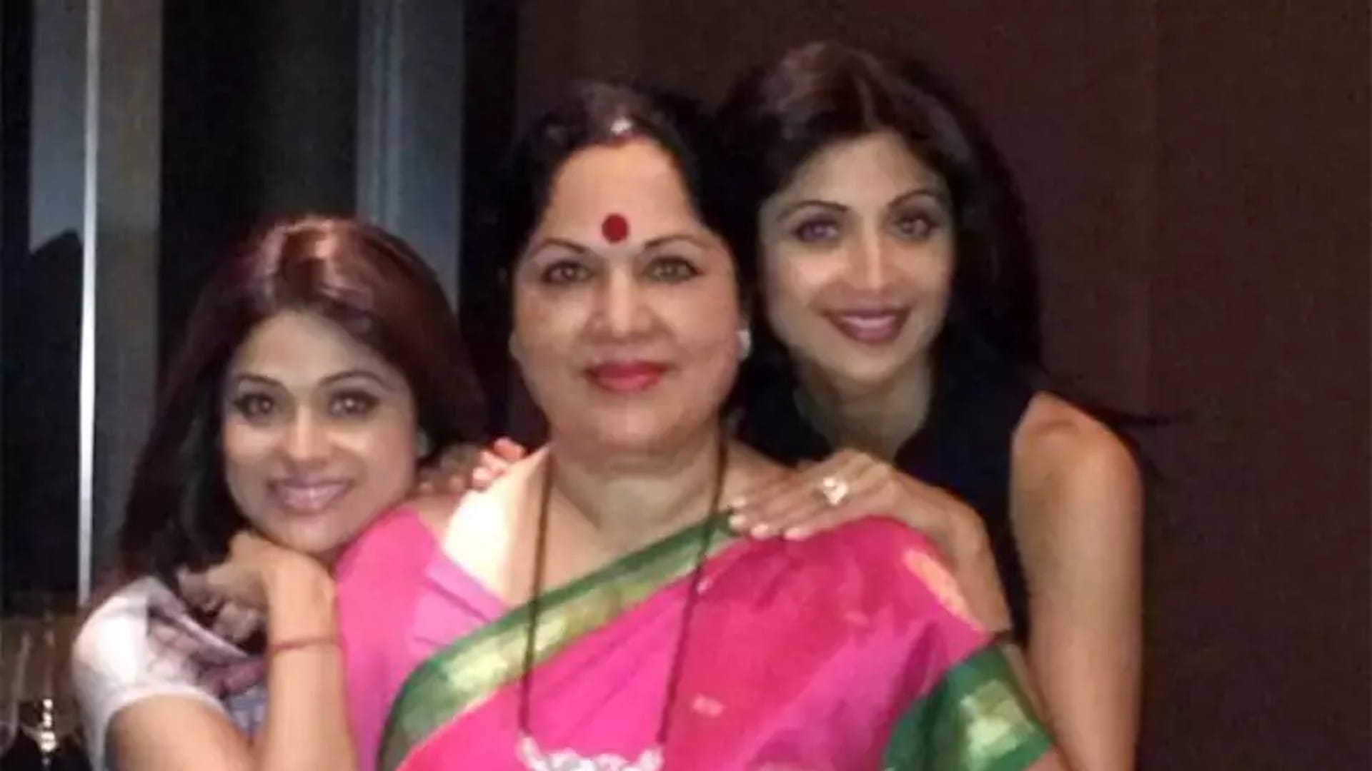 Shilpa Shetty Shamita Shetty Dindoshi Court Quashed order issuing Summons Against sister