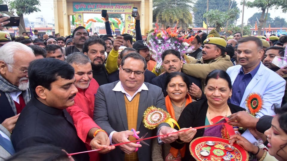 142nd exhibition started in Aligarh colorful inauguration