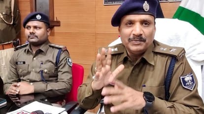 Bihar:एंटी करप्शन के फर्जी अफसर वाहन जांच करने की सूचना सीवान Sp को दे फंसे,  दोनों Up निवासी - Bihar: Fake Anti-corruption Officer Gave Information  About Checking Vehicle To Siwan Sp, Both