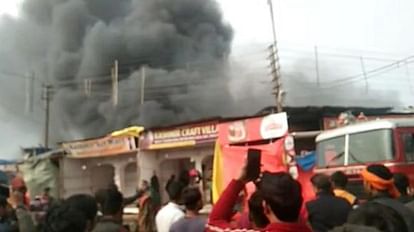 Fire Broke Out in Gwalior Trade Fair 12 Shops and Showrooms Caught Fire in Madhya Pradesh News in Hindi