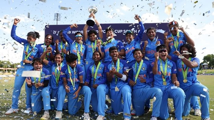जीत के बाद भारतीय महिला अंडर-19 टीम