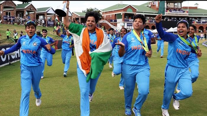 जीत के बाद भारतीय अंडर-19 महिला टीम