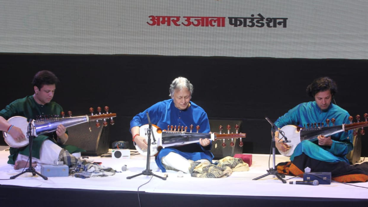 Amar Ujala shabd Samman Amazing duet between Sarod Vadak Ustad Amjad Ali Khan, Aman Ali Bangash And Ayan Ali