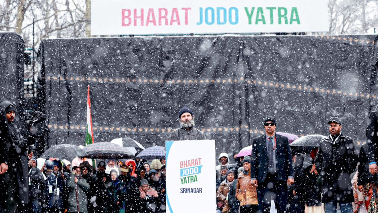 Rahul Gandhi emotional card in Kashmir Did Congress leaders follow the path of PM Modi Latest News Update