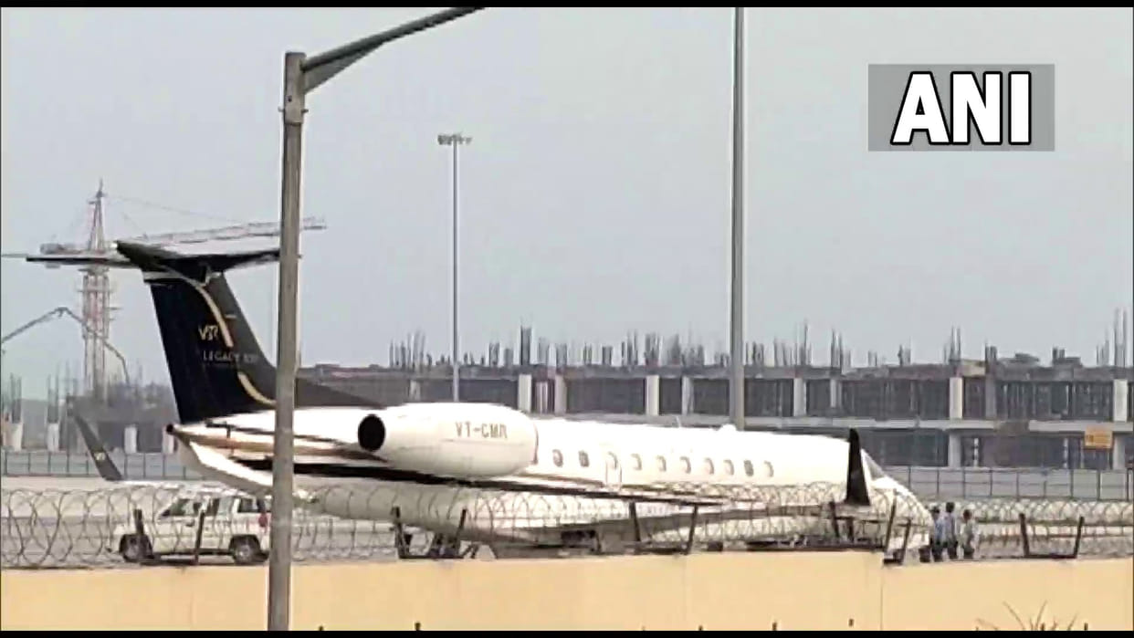 Emergency landing of Andhra Pradesh CM plane Maharashtra CM plane also returned due to bad weather Updates