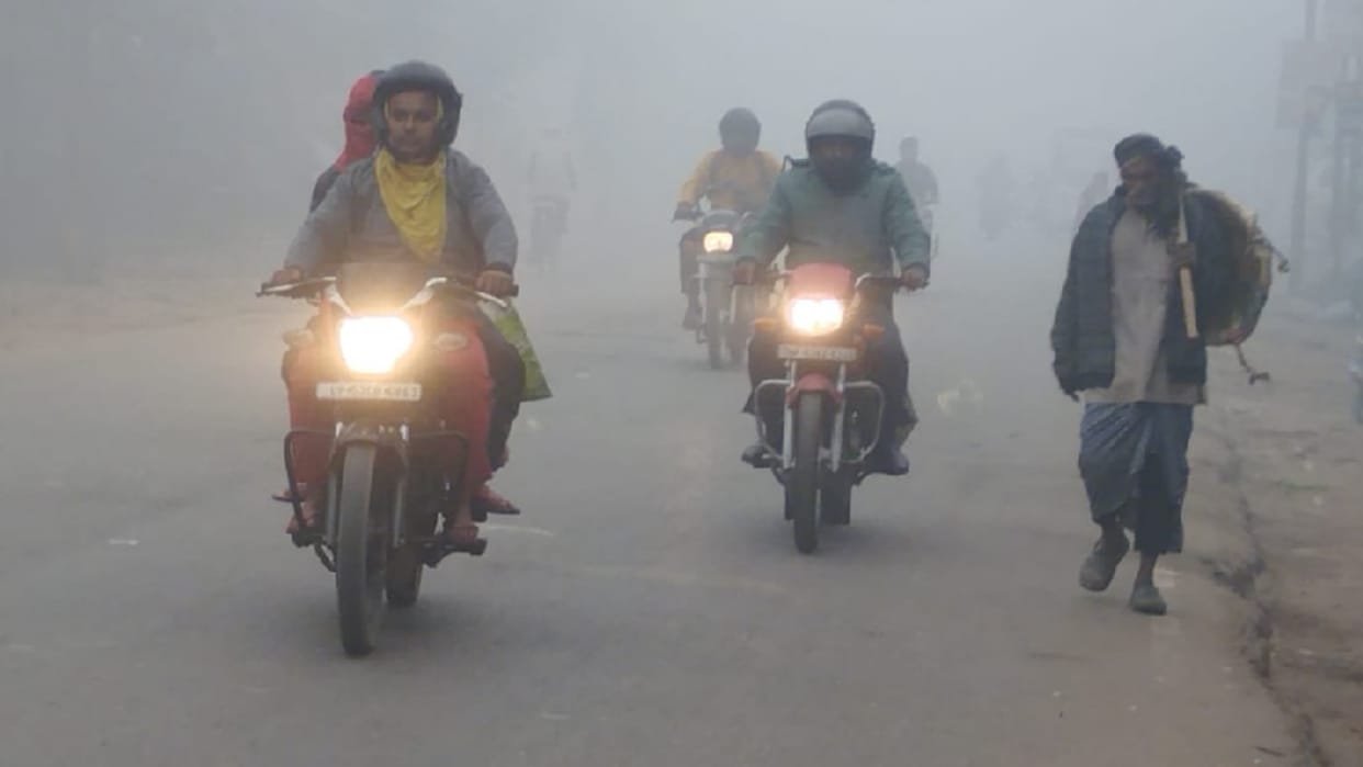 Gorakhpur Dense fog in morning and cold winds in night