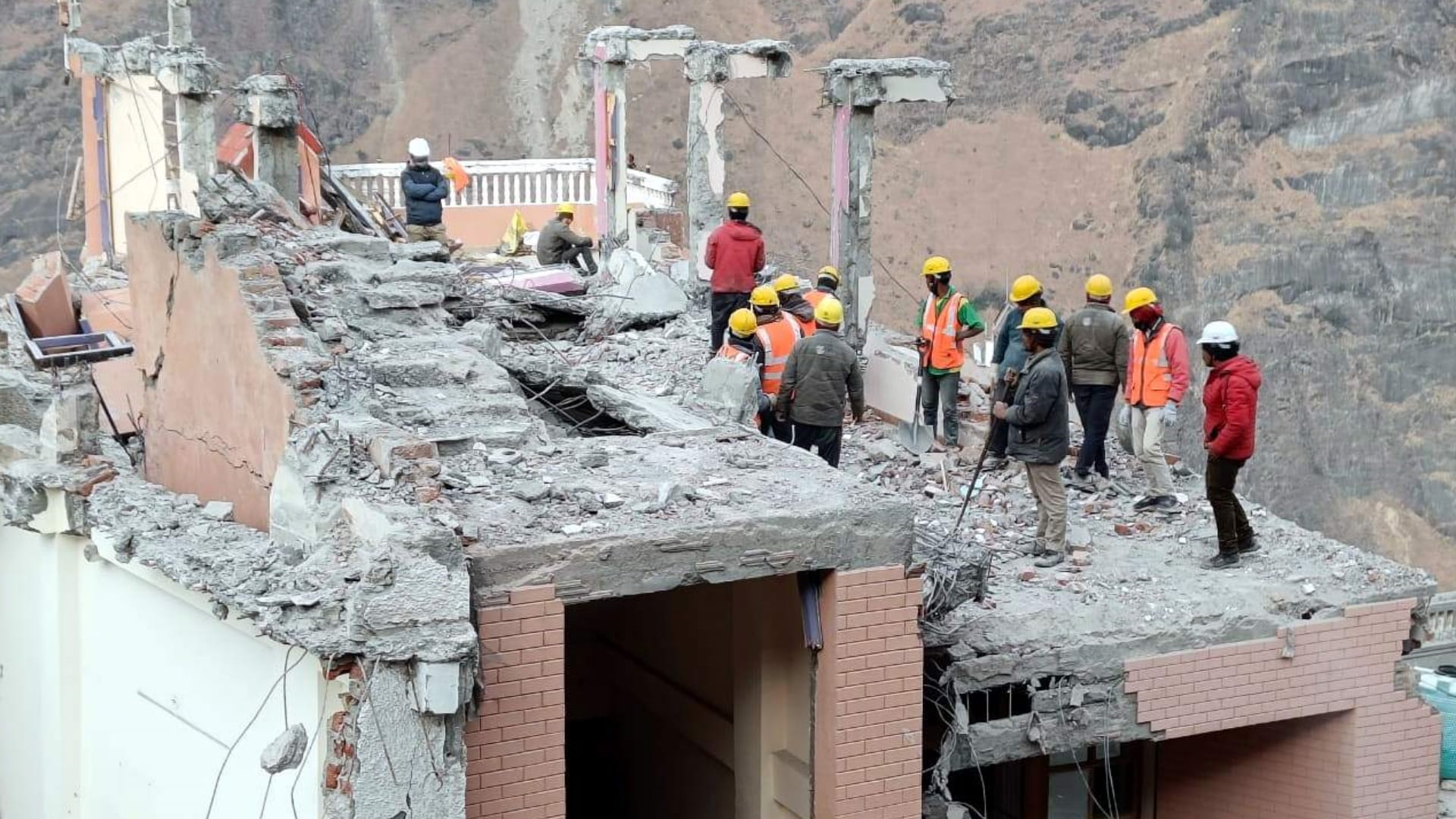 Joshimath Hill cutting work pending on Badrinath Highway may be trouble during Yatra Uttarakhand news in hindi