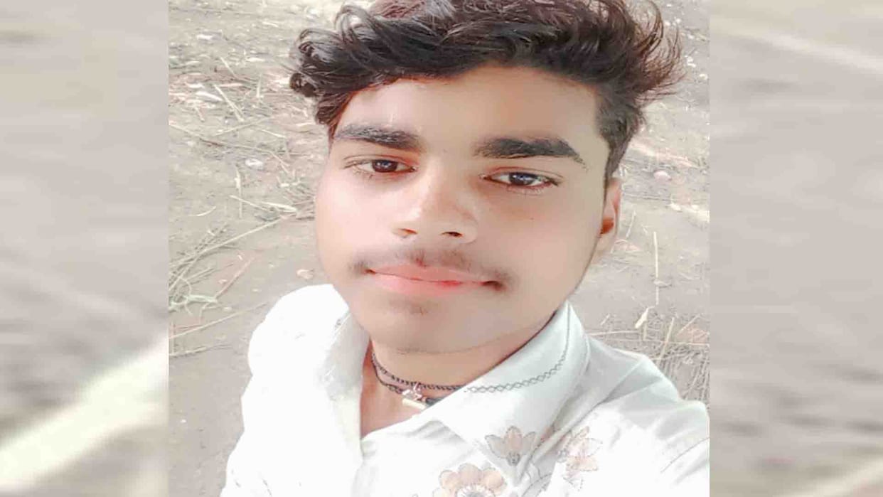 Farrukhabad: Student body found hanging