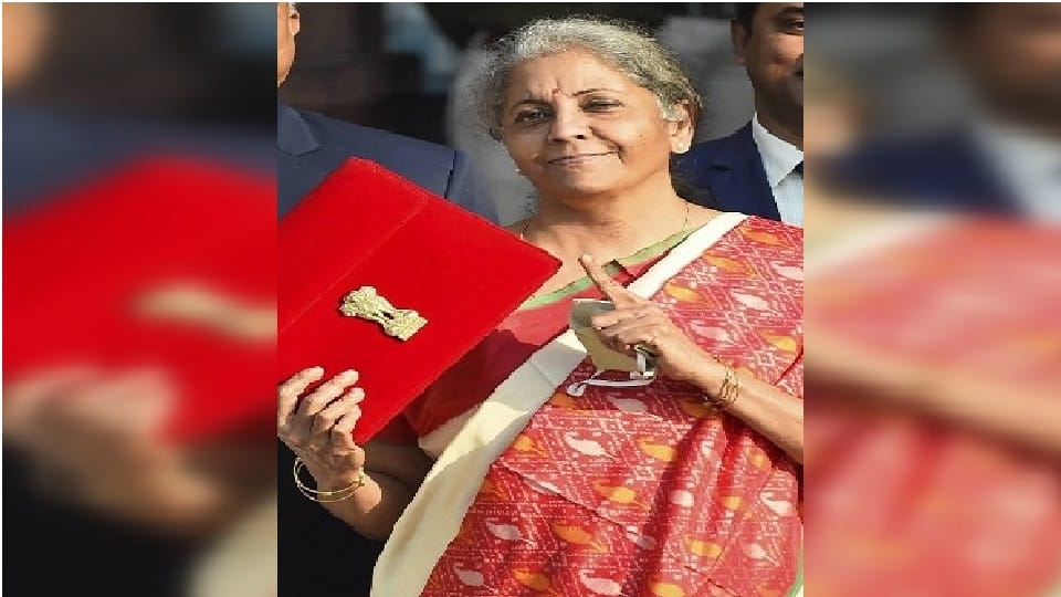 Union Budget 2023: Middle Class People Expectations from Aam Budget, Exemption In Tax And Ban On Inflation