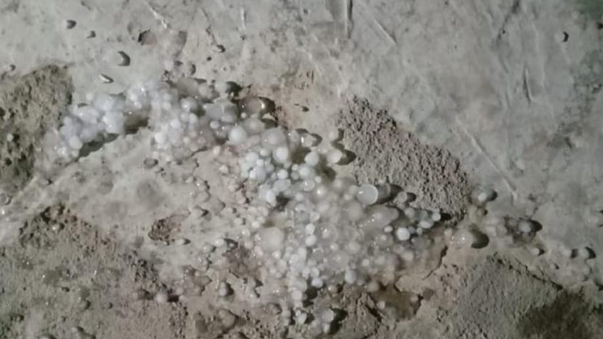 MP News: Hail fell with heavy rain in Mandsaur, light rain increased winter in Ratlam