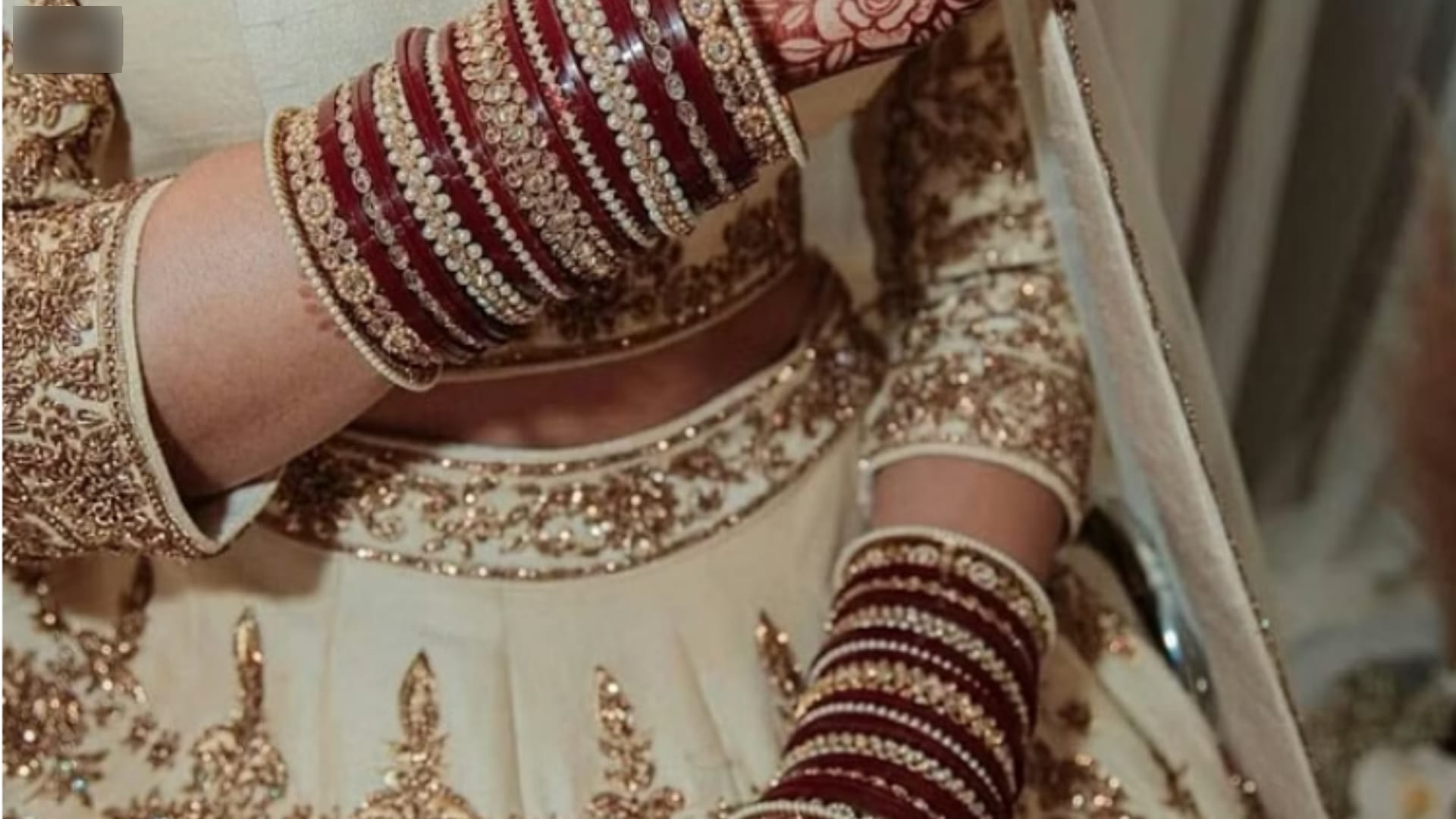 Meerut: Bride fell asleep after drinking two spoons of water in lap of  her husband