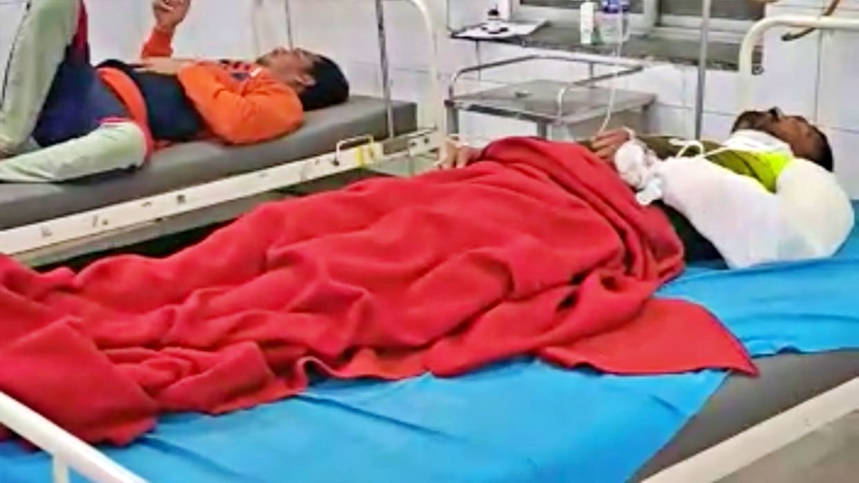 Three killed in car and van collision in Pali