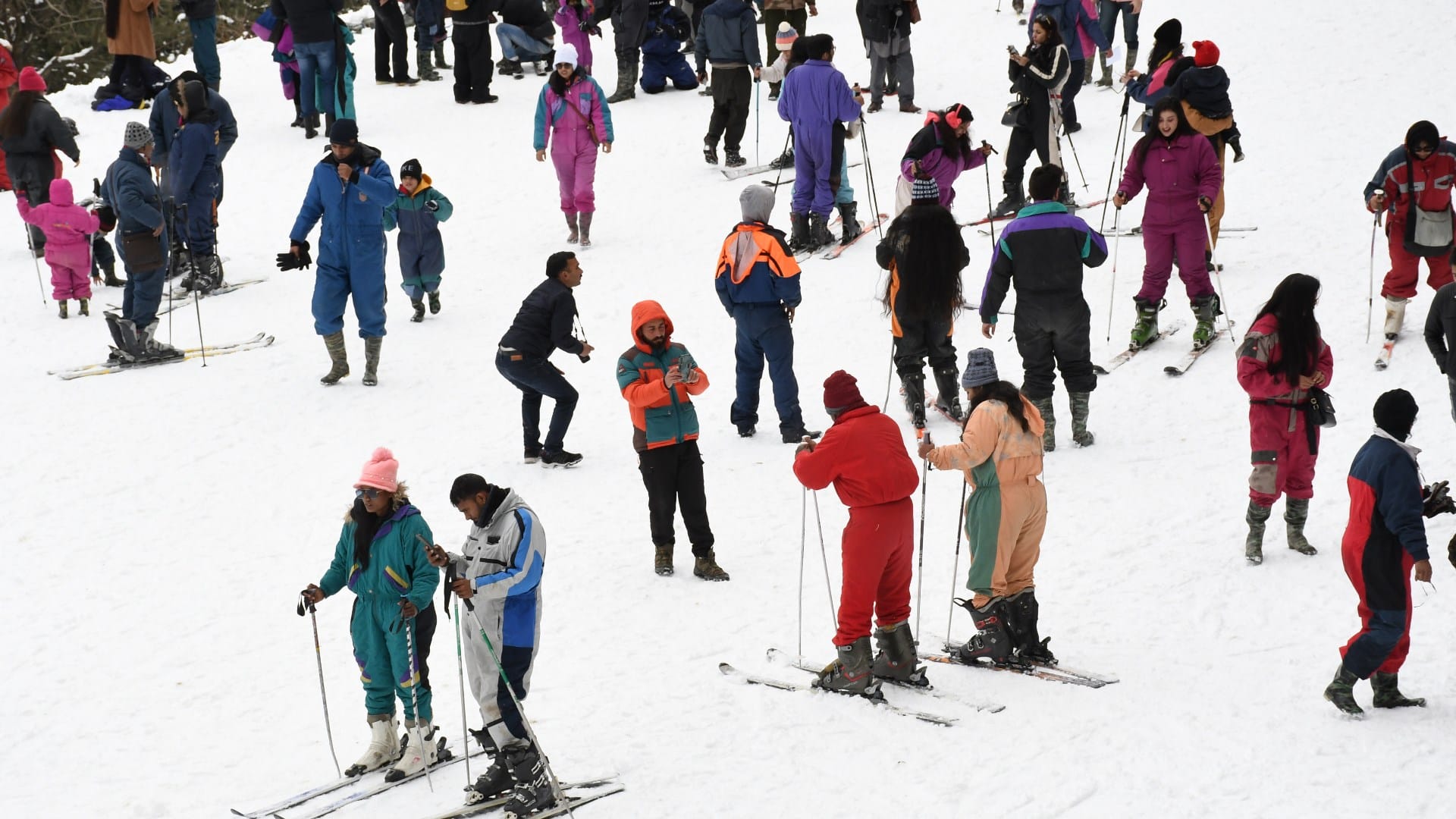 himachal weather update heavy snowfall in kinnaur and lahaul spiti two avalanche in kinnaur lahaul