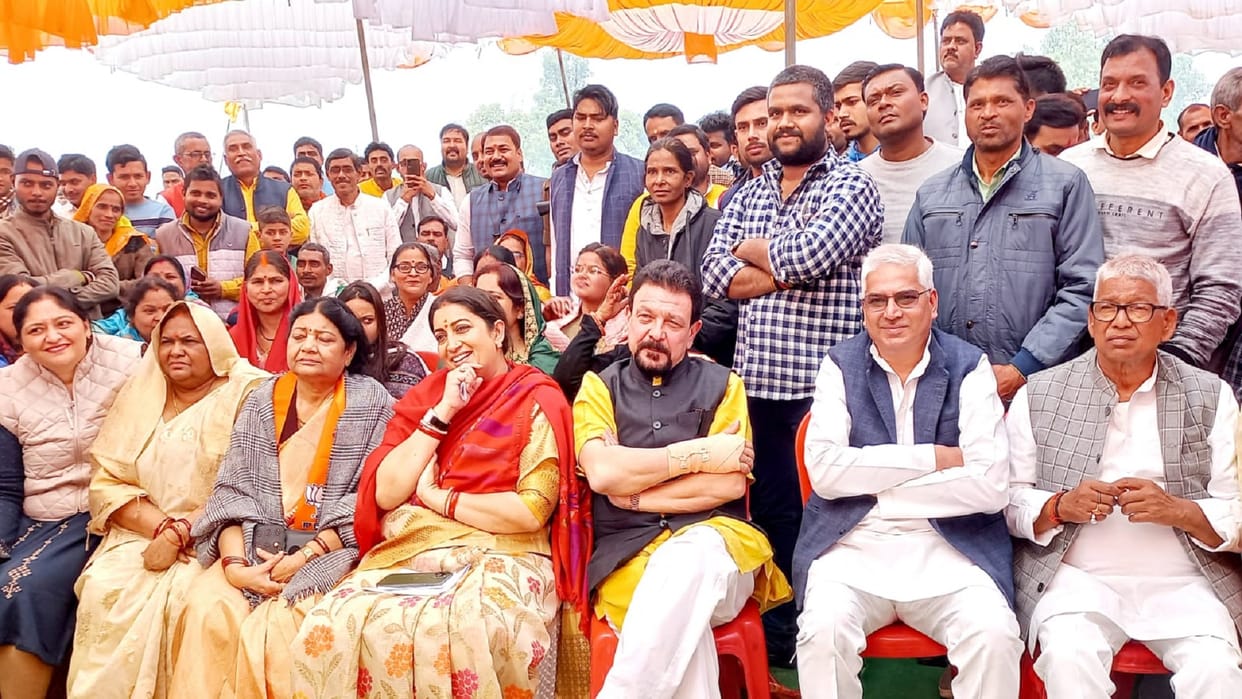 Khichdi feast organized at Smriti Iranis residence