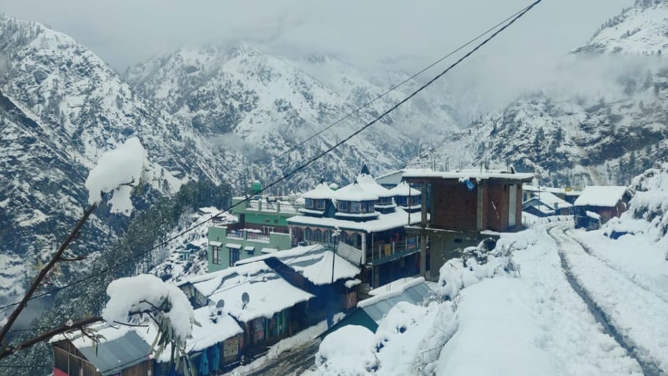 Snowfall In Badrinath Kedarnath and Other Hilly Areas of Uttarakhand Amazing Photos