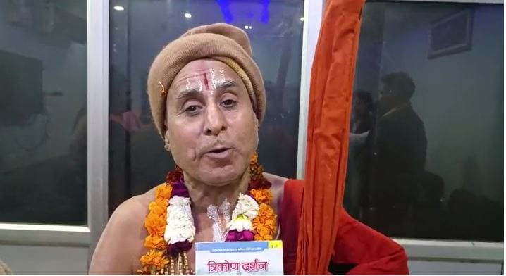 Swami Jiyar Karpatri lashed out at leader Swami Prasad Maurya, said- 'Swami Prasad's DNA test should be done'