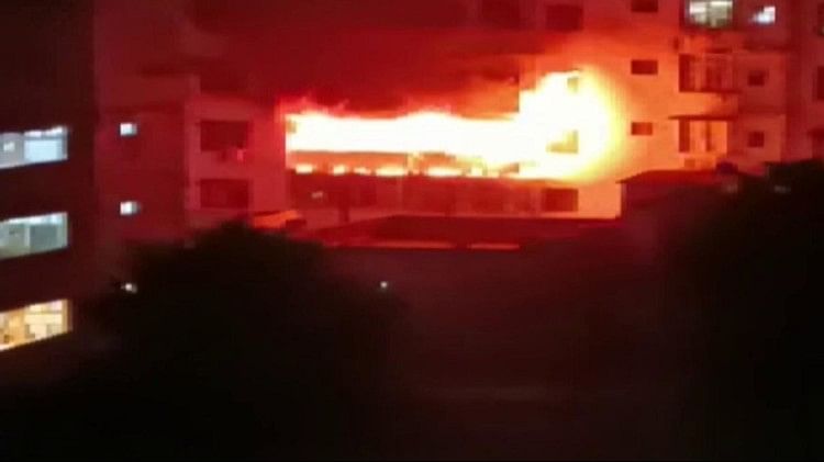 Jharkhand: धनबाद के आशीर्वाद टावर में लगी भीषण आग, 10 महिलाओं-तीन बच्चों समेत 14 की मौत