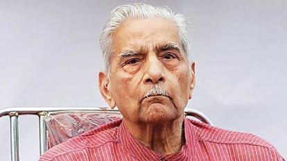 Shanti Bhushan Passed Away: पूर्व कानून मंत्री शांति भूषण का निधन, 97 साल की उम्र में ली अंतिम सांस पूर्व कानून मंत्री शांति भूषण (फाइल फोटो)