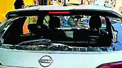one year old girl got locked in car due to negligence of parents in Lakhimpur kheri