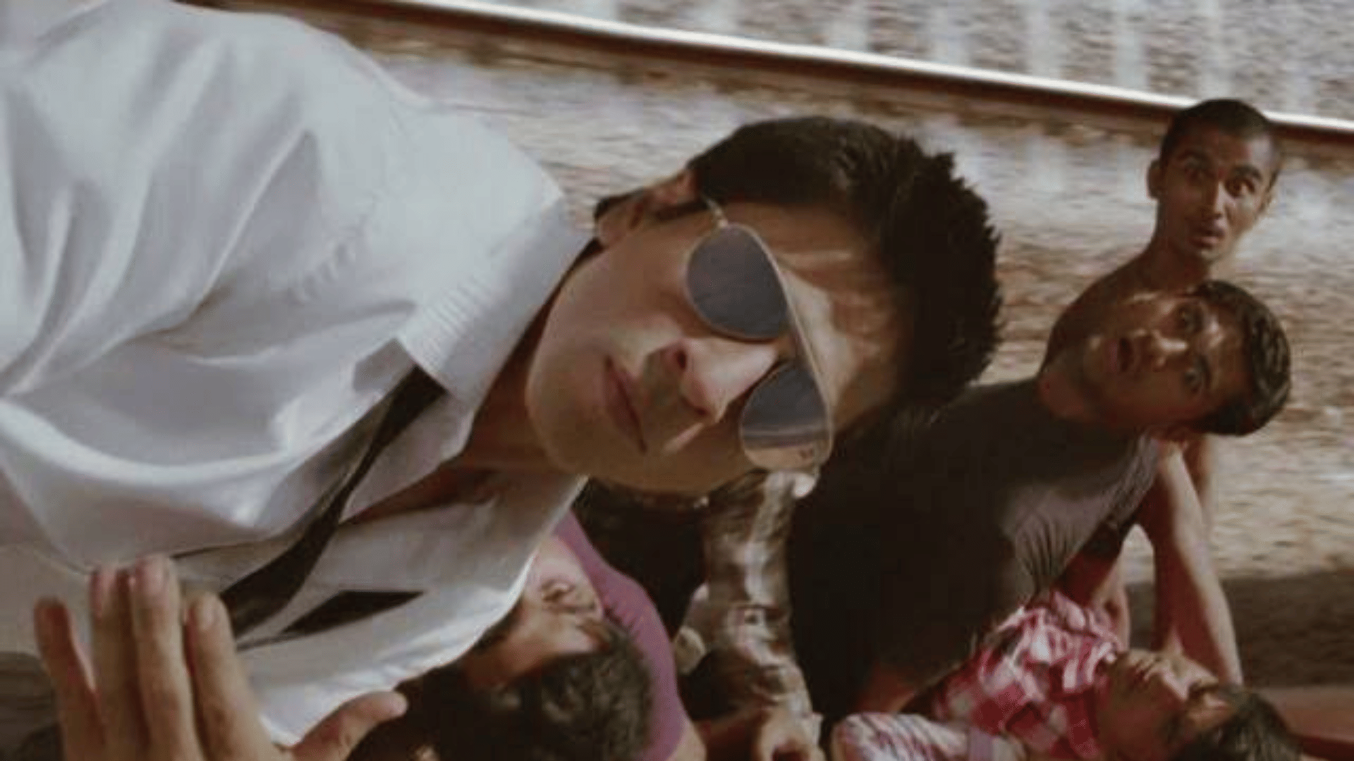 Shahrukh Khan iconic train sequences Pathaan Dilwale Dulhania le jayenge Chennai Express Kuch Kuch hota hai