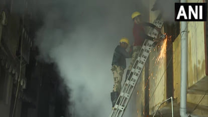Jharkhand: Massive fire broke out in Dhanbad  Ashirwad Tower rescue operation underway