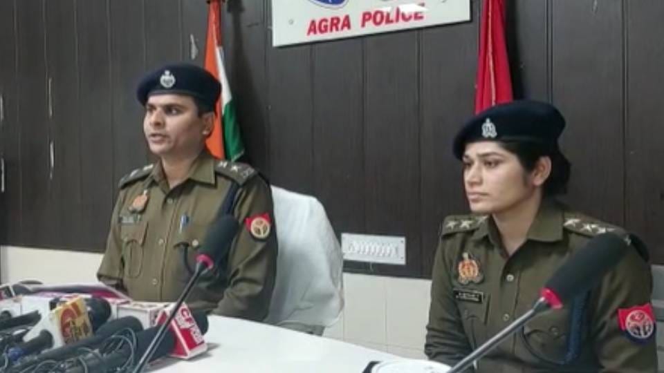priest was killed by youth When caught stealing in a temple in Agra