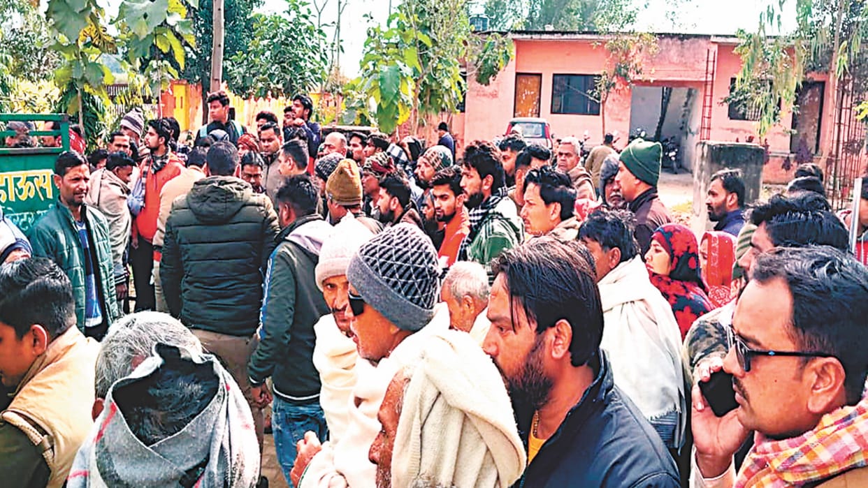 Thar race took two lives in Meerut, BJP leaders kept running vehicles despite stone pelting