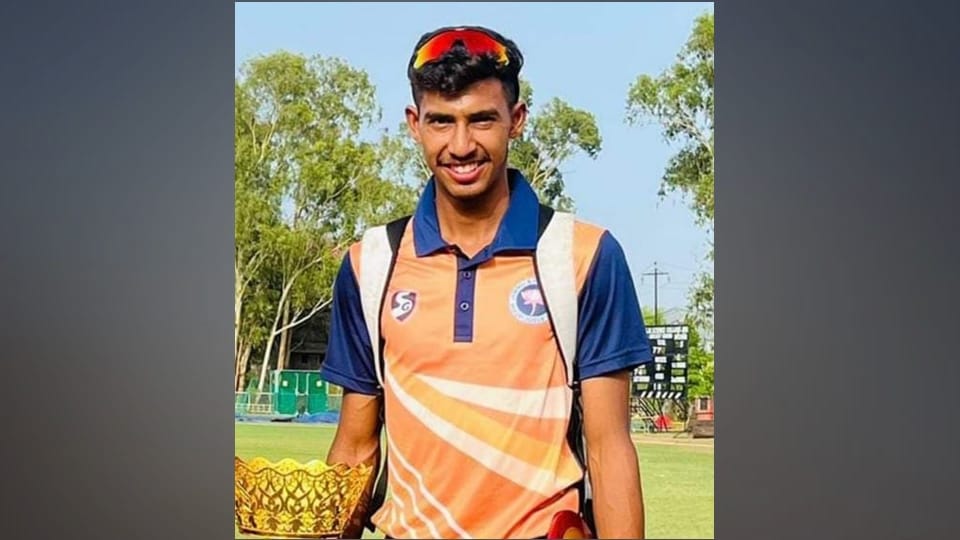 Naidu Trophy: Kanhaiya became the first batsman from Jammu Kashmir to score his third century in first cla