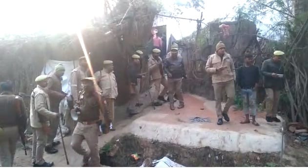 Case of conversion and marriage of minor in Banda, bulldozer thundered at the accuseds house