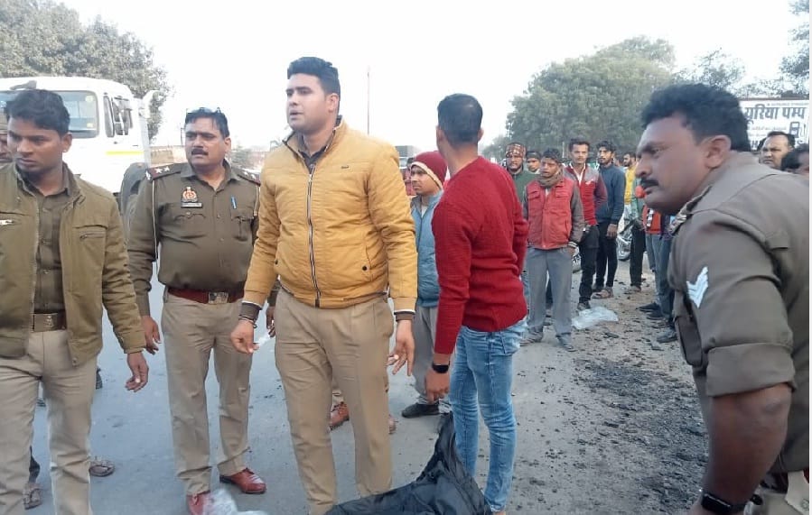 Etawah Accident, Truck collided with a standing dumper, driver and cleaner died