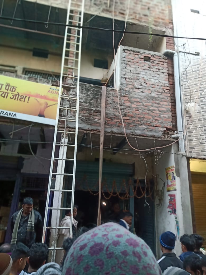 Fierce fire in grocery store, loss of more than 10 lakhs, many fire engines present on the spot