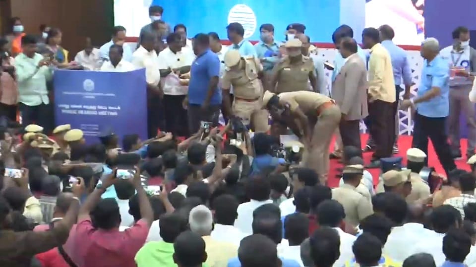 Ruckus in Chennai amid public hearing to erect pen monument Of Karunanidhi on Marina beach