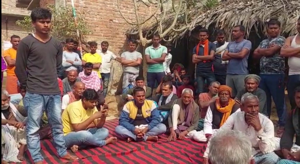 Love is betrayed and suffers in this tale of an extramarital affair in Bihar