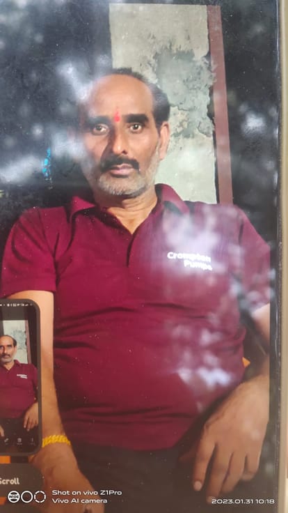 Man went to Varanasi in search of work dead body found hanging on tree