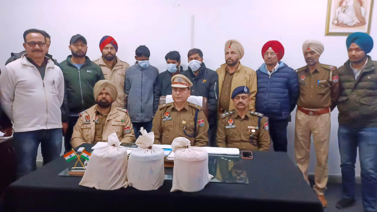 Pathankot police arrested 3 smugglers linked to interstate drug racket
