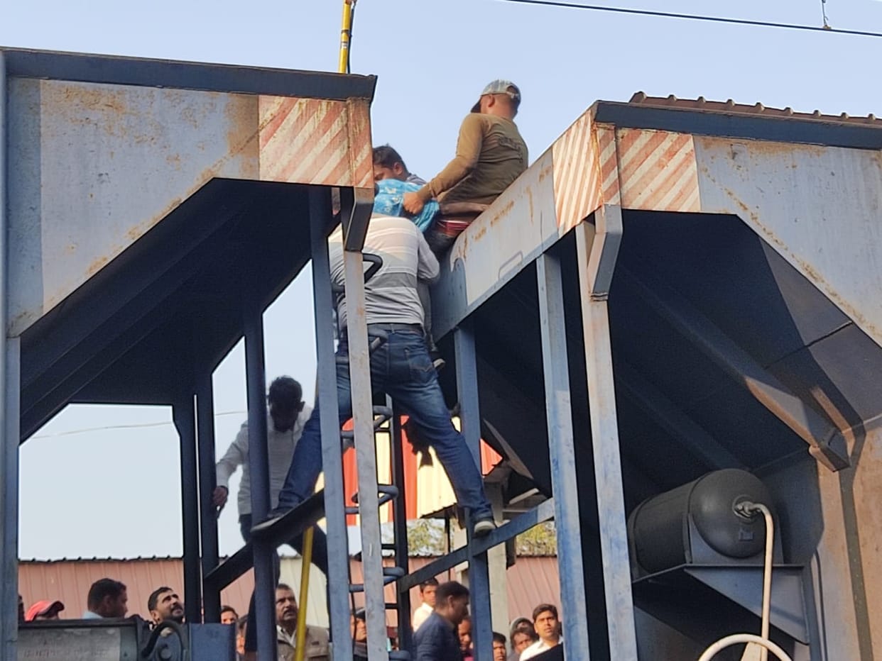 REELS Tragedy: Reels were being made by climbing on top of goods train in Bihar